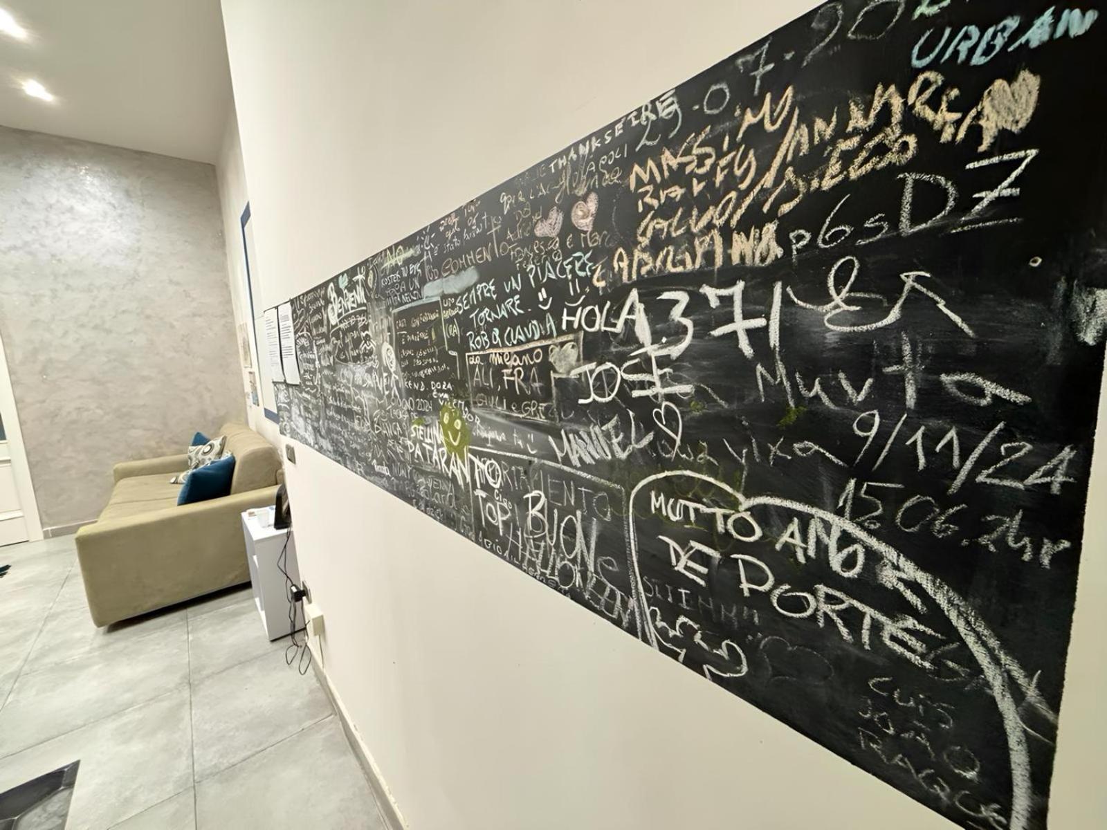 Marta'S Apartment نابولي المظهر الخارجي الصورة
