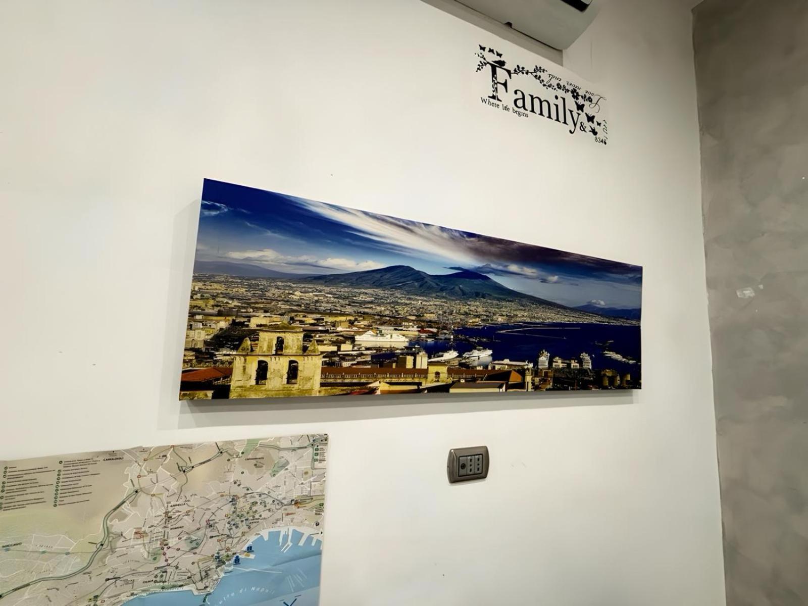 Marta'S Apartment نابولي المظهر الخارجي الصورة