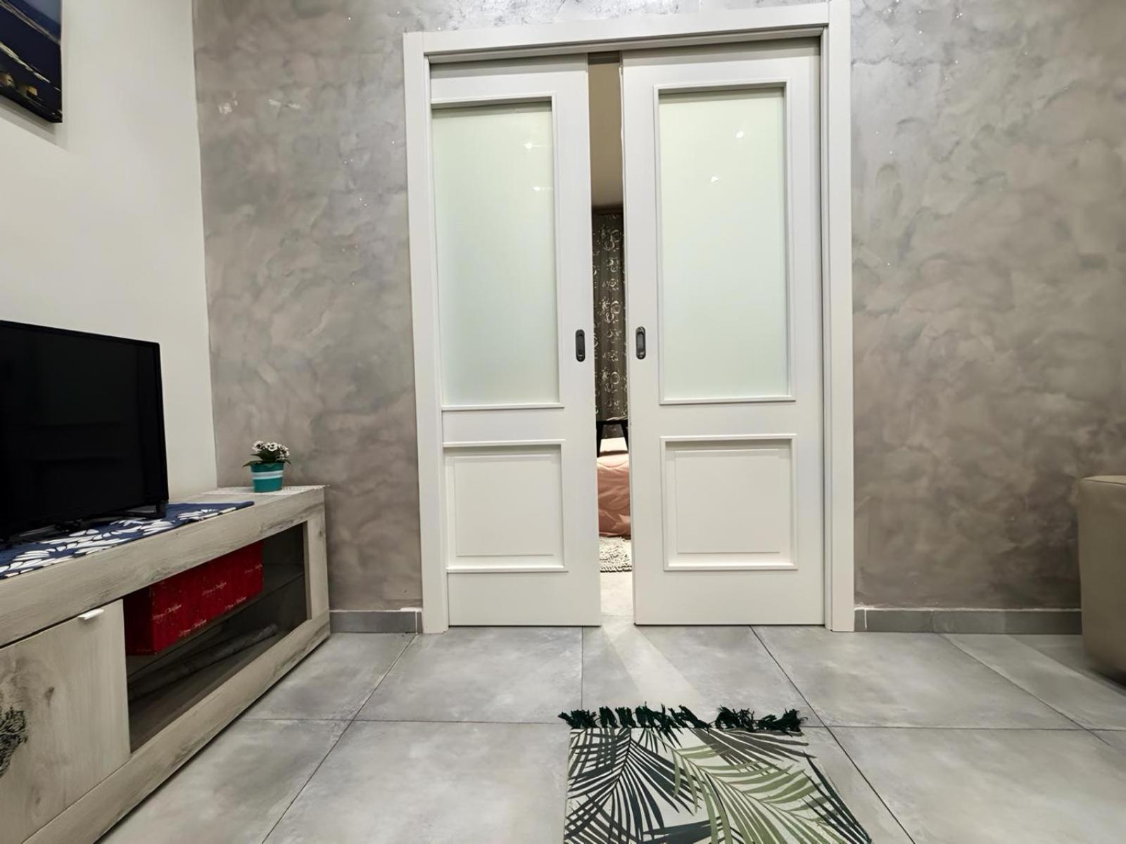 Marta'S Apartment نابولي المظهر الخارجي الصورة
