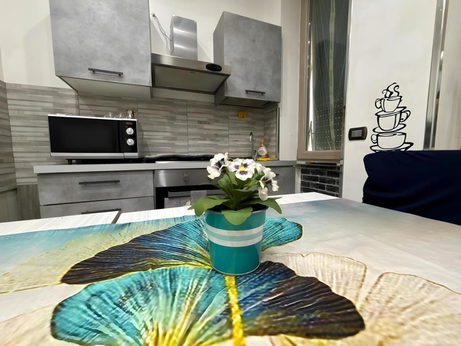 Marta'S Apartment نابولي المظهر الخارجي الصورة